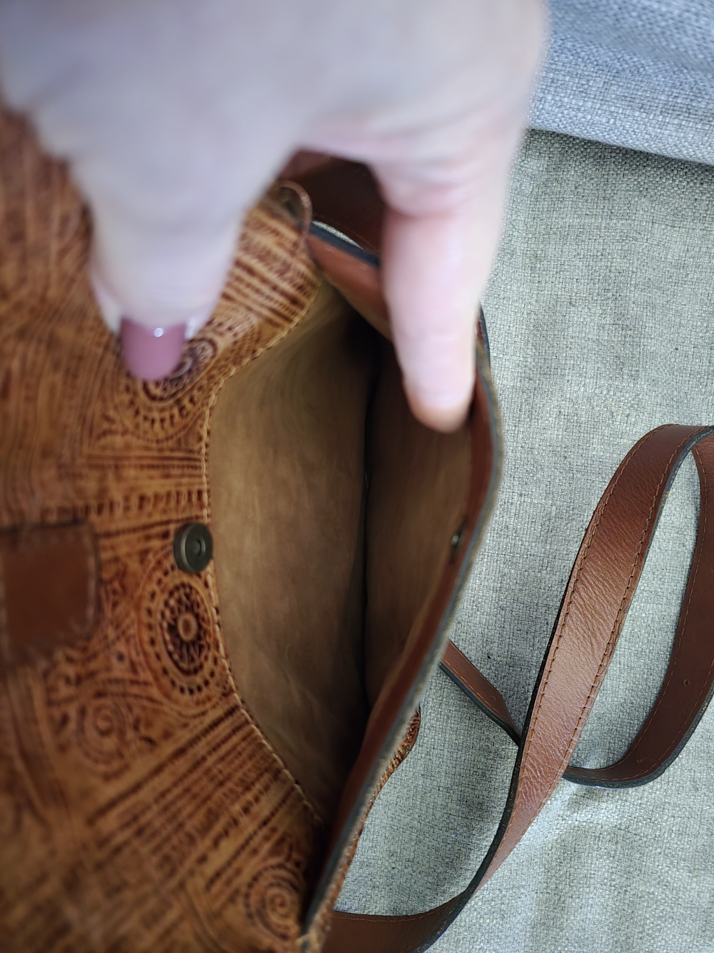 Patricia Nash Tan Brown Embossed Leather Crossbody Bag - Picture 3 of 4